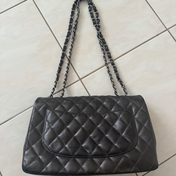 NWOT authentic CHANEL classic flap bag - Picture 2 of 8